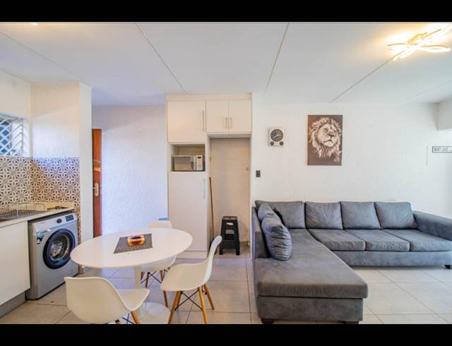 2 BEDROOM TOWNHOUSE FOR SALE IN MULBARTON